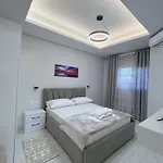 White And Cozy Apartmán
