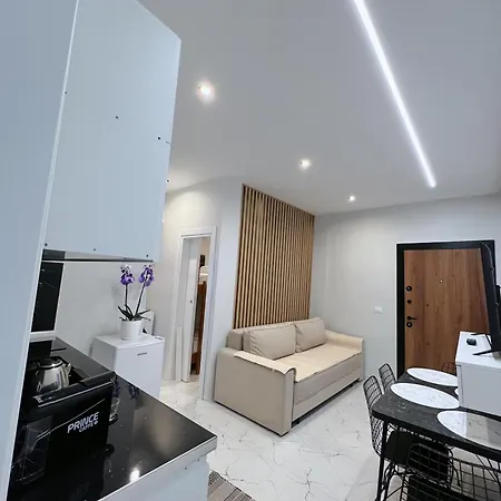 White And Cozy * Vlorë
