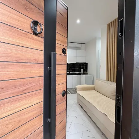 White And Cozy Apartman Vlora