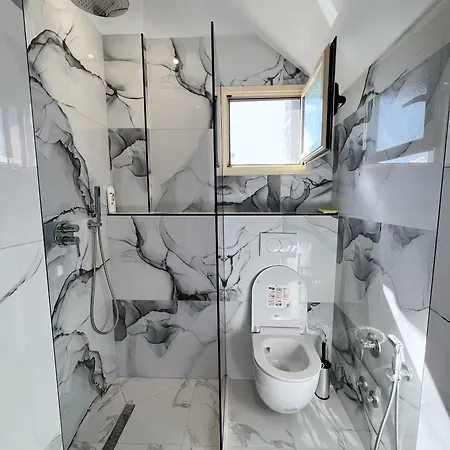 White&cozy Apartament Wlora